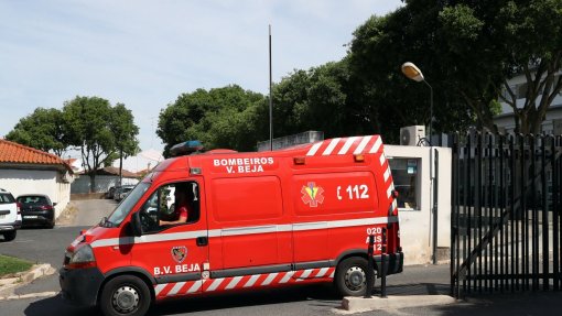 Liga dos bombeiros avisa que há corporações que podem não conseguir manter transporte de doentes