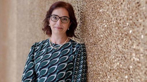 Ministra da Ciência defende “base de confiança” para combater burocracia na área C/ÁUDIO