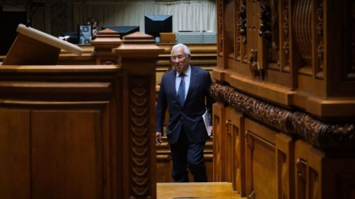 Costa avança que estatuto do SNS vai ser aprovado no início de julho, PCP critica estado da saúde