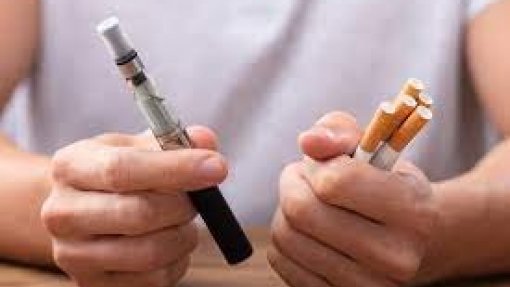 Comissão Europeia quer banir venda de tabaco aquecido com aromas