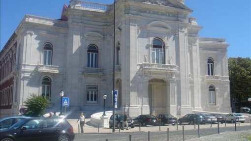 PR condecora Sociedade das Ciências Médicas de Lisboa com Ordem Militar de Cristo