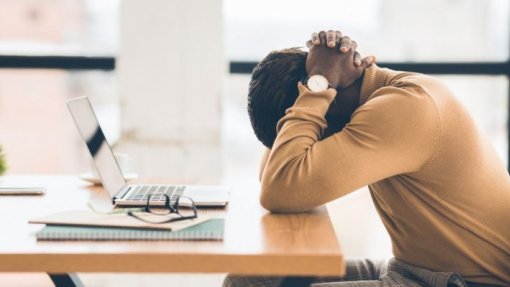 Boa saúde mental só com políticas de trabalho, apoio social e educação - Coordenador