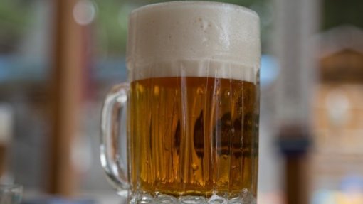 Beber cerveja faz bem aos intestinos e não engorda, concluem investigadores