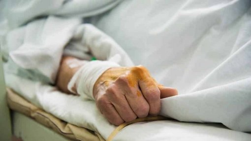 Covid-19: Mortalidade dos idosos leva a rejuvenescimento da estrutura etária do país – relatório