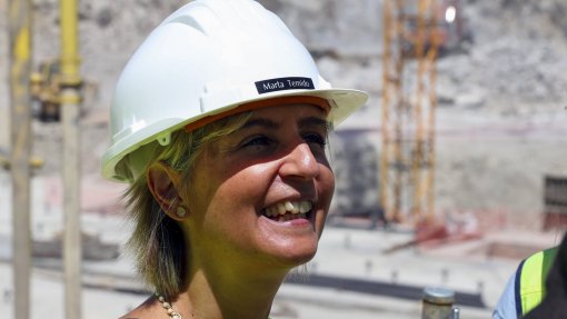Ministra diz que &quot;há caminho a ser feito&quot; para melhorar climatização nos hospitais