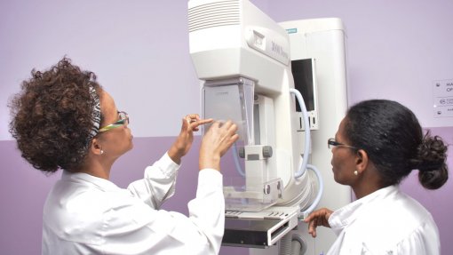 Apoio português permite especialização em oncologia a enfermeiros cabo-verdianos
