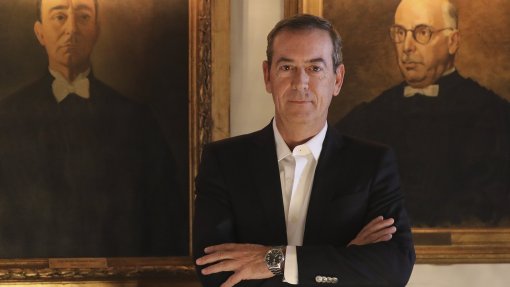 Bastonário diz que nada foi feito para evitar saída de médicos do SNS
