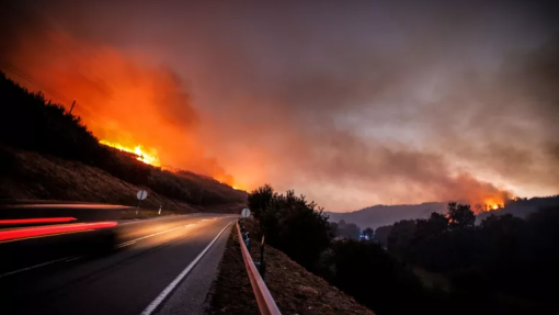 Mais de 120 operacionais combatiam nove fogos ativos às 22:30