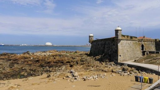 Praia do Castelo do Queijo no Porto interdita a banhos - Autoridade Marítima