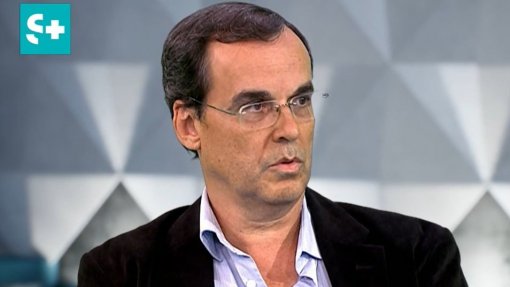 Falta de especialistas pode obrigar ao encerramento de maternidades
