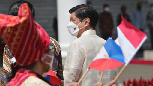 Covid-19: Filipinas vai acabar com uso obrigatório de máscaras na rua