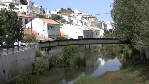 Retomada requalificação da ribeira de Aljezur suspensa por providência cautelar