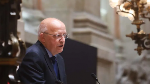 Santos Silva afirma que SNS é um tesouro e uma grande realização da democracia