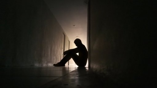 Taxa de suicídios aumenta nos EUA em 2021 sobretudo entre homens jovens