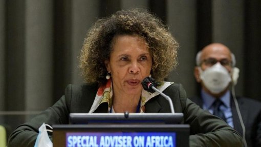 Conselheira da ONU diz que África deve olhar para a covid e a guerra como “oportunidades”