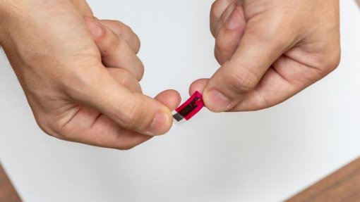 Universidade de Aveiro cria sensor de papel e grafeno para testes de urina