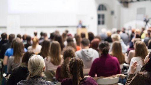 Migrações: Um em cada 10 alunos do ensino superior na OCDE é estudante internacional