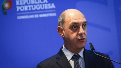 Saúde mental: Perturbações menos graves devem ser tratadas nos cuidados de saúde primários - Ministro