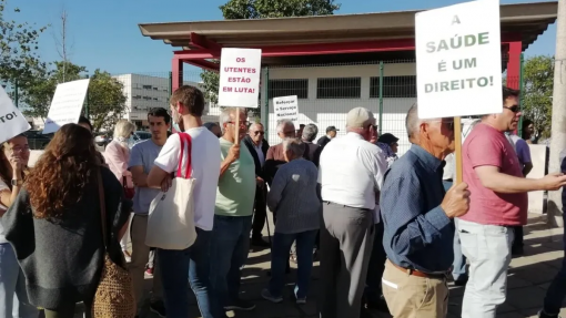 Utentes em protesto 3.ª feira contra eventual encerramento de obstetrícia no Barreiro