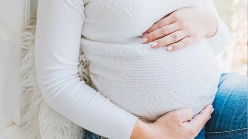 Relatório identifica morte de bebés por falhas em maternidades britânicas