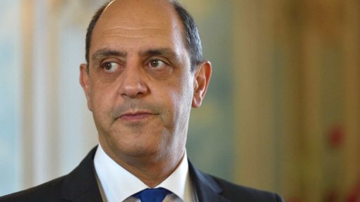 Covid-19: Ministro da Saúde diz que portugueses podem sentir-se seguros