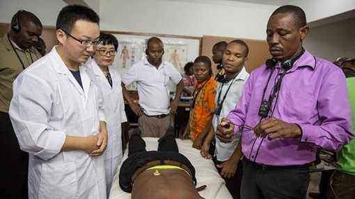 Missões médicas chinesas chegam a Moçambique e Guiné-Bissau