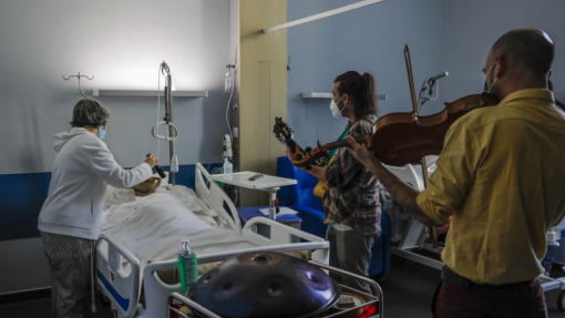 &#039;O som como último colo&#039; a doentes em cuidados paliativos do Centro Hospitalar de Leiria