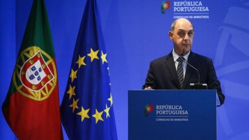 Ministro admite possibilidade de cooperativas de médicos de família por período transitório