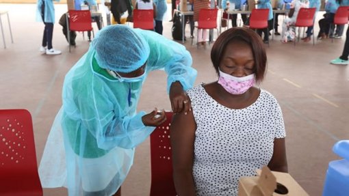Covid-19: Angola inicia administração da quarta dose de vacina na segunda-feira