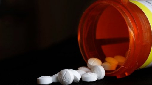 Farmacêuticos nas enfermarias a apoiar internados pode reduzir desperdício de fármacos - APAH