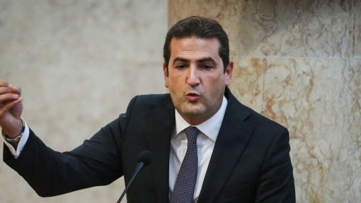 Eutanásia: PSD acusa Santos Silva e Ventura de “cumplicidade e conluio”