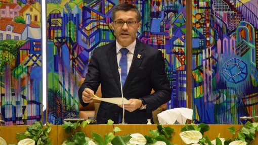 Eutanásia: Presidente do parlamento açoriano defende que ouvir regiões era &quot;obrigatório e essencial&quot;