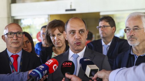 Contrato para ampliação do hospital de Setúbal já foi assinado - ministro