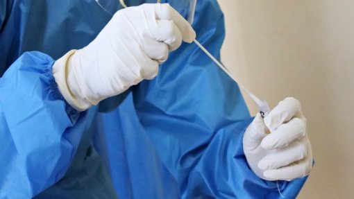 Covid-19: Portugal mantém medidas em vigor, mas está a acompanhar situação na China