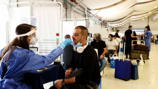 Covid-19: Israel vai impor testes de triagem a viajantes provenientes da China