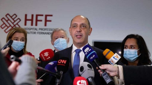 Ministro admite alargar o modelo testado na obstetrícia a outras urgências