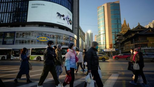 Covid-19: Província chinesa de Henan estima que 90% da população foi já infetada