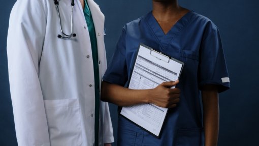 Centros de saúde devem ter autonomia para contratar como os hospitais - Associação