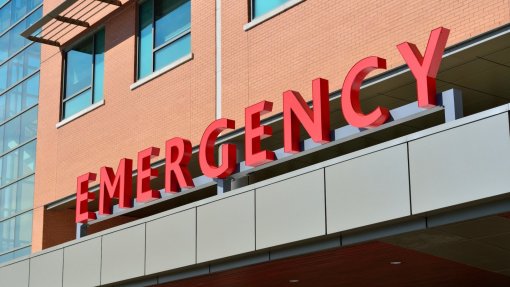 Tempo de espera recorde nas emergências hospitalares e ambulâncias em Inglaterra