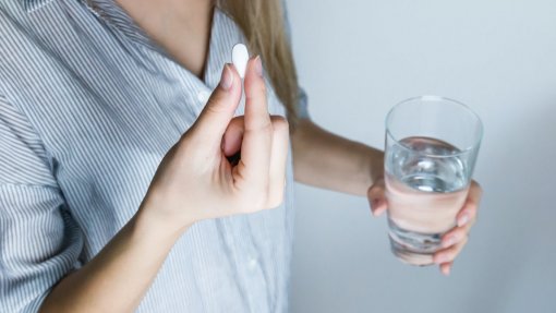 Covid-19: Fiocruz desenvolve medicamento de uso oral no Brasil
