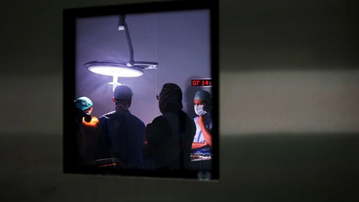 Estudo afirma que cirurgia de implante coclear provoca alterações no equilíbrio