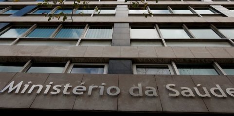 Utentes do distrito de Lisboa protestam junto ao Ministério da Saúde no sábado