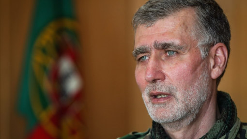 Gouveia e Melo diz que democracia não é inevitável e deve ser defendida
