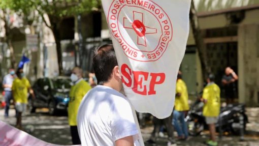 Enfermeiros querem salários equiparados aos da carreira técnica superior