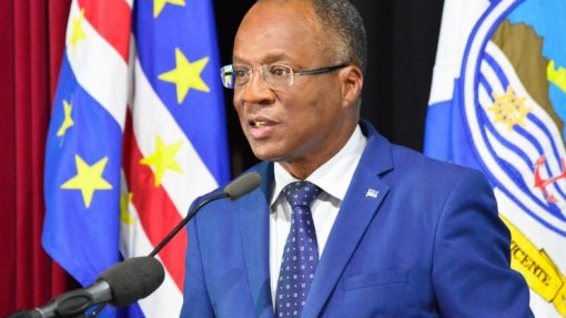 Cabo Verde quer reduzir evacuações médicas para Portugal com novo hospital - PM
