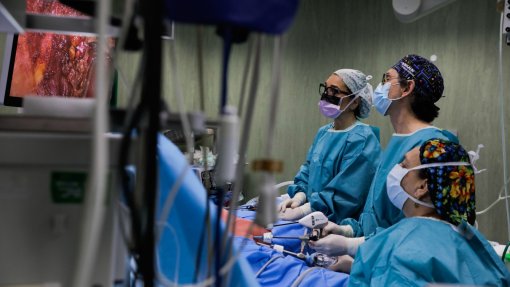 Leiria é o único hospital do SNS a realizar cirurgia endoscópica transaxilar da tiroide