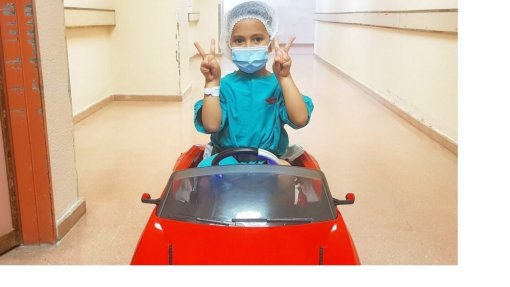 Carros elétricos distraem crianças de cirurgias no hospital de Viana do Castelo
