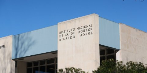 Técnicos de saúde do INSA protestam este mês contra estagnação da carreira há 20 anos