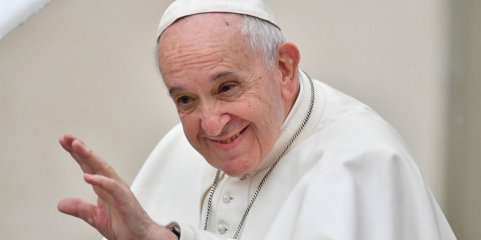 Papa Francisco submetido a cirurgia
