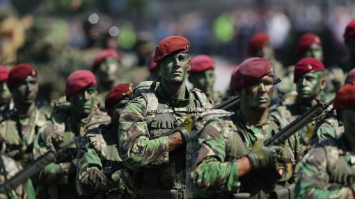 Militar do curso dos Comandos está a &quot;reagir a estímulos&quot; - Governo